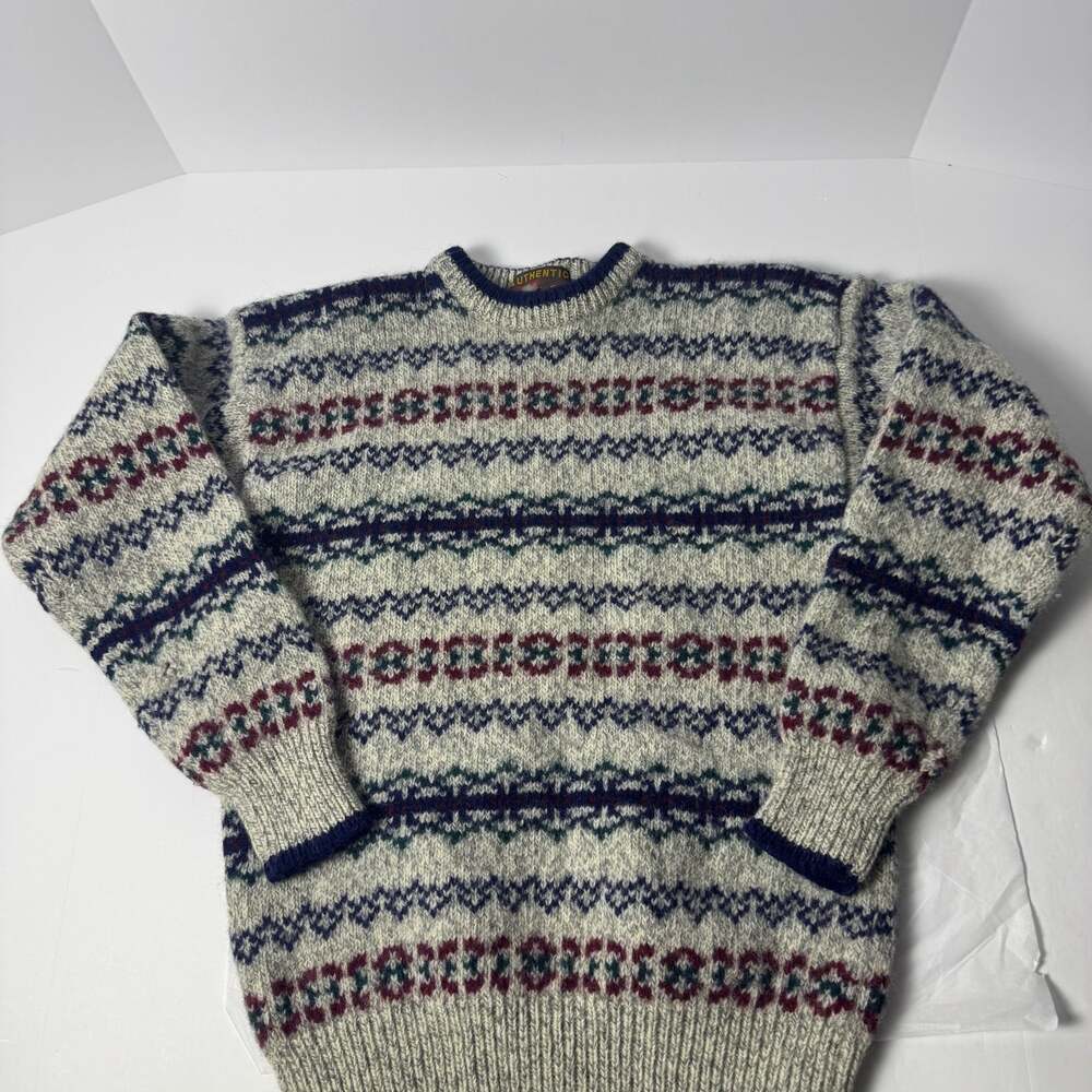 AUTHENTIC ISSUE 90 Wool Vintage Wool Sweater Classic Pattern Size Small